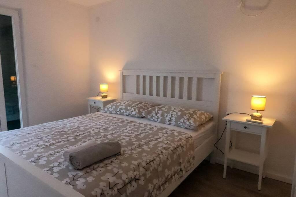 Kn House With Two Apartments Near Sea Rogoznica  Εξωτερικό φωτογραφία