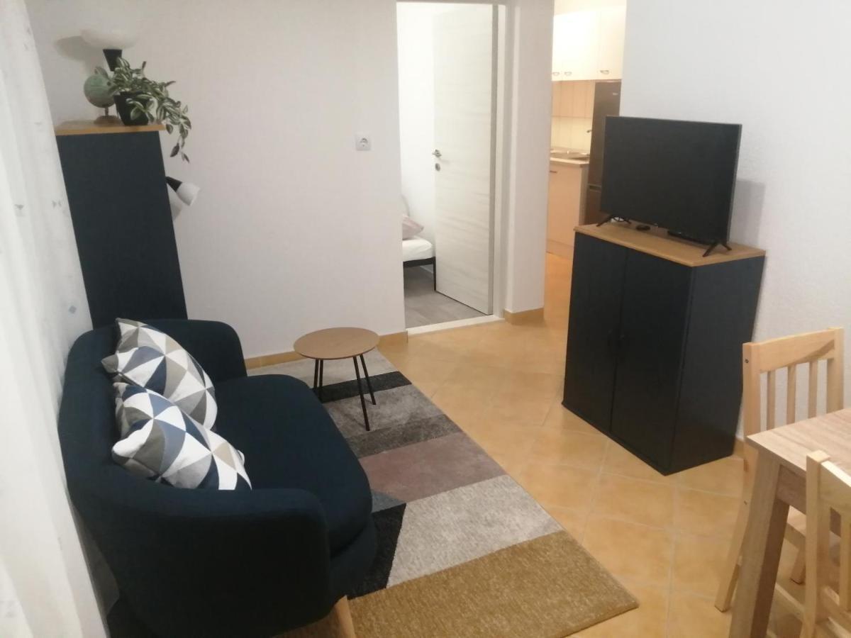 Kn House With Two Apartments Near Sea Rogoznica  Εξωτερικό φωτογραφία