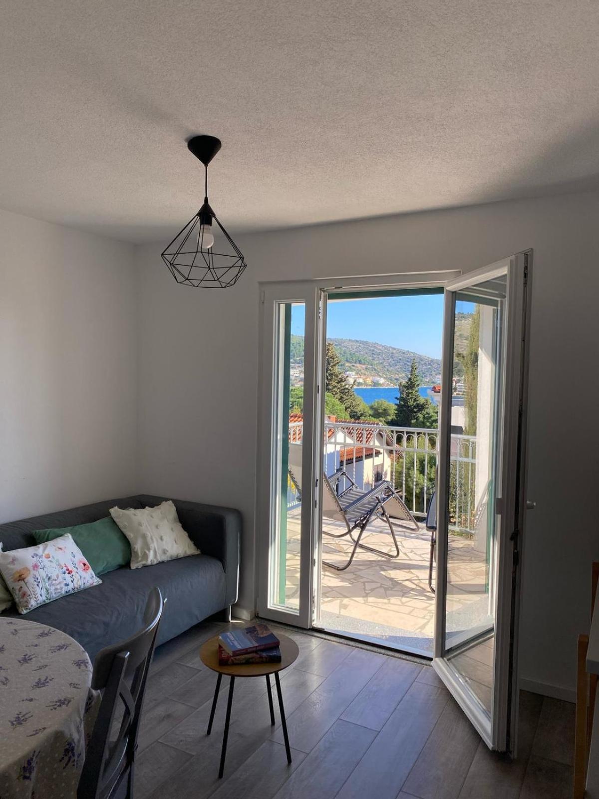 Kn House With Two Apartments Near Sea Rogoznica  Εξωτερικό φωτογραφία